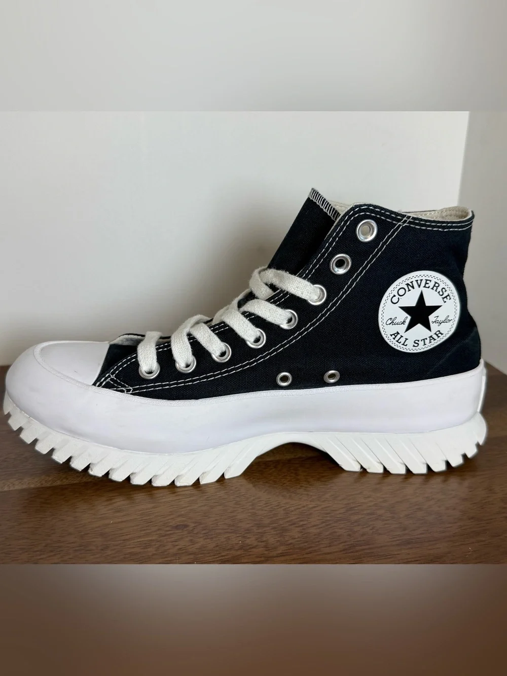 Converse Chuck Taylor All Star Lugged 2.0 Platform High Tops Black Women’s 9